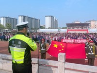 交通安全　谨记心间——张家港高级中学举行“交通安全教育”升旗仪式