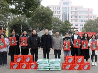 党员先锋送温暖